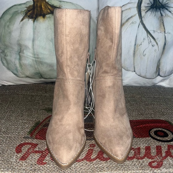 NWT✨ Women’s Elaine Mid Shaft Memory Foam Boots - Picture 3 of 5